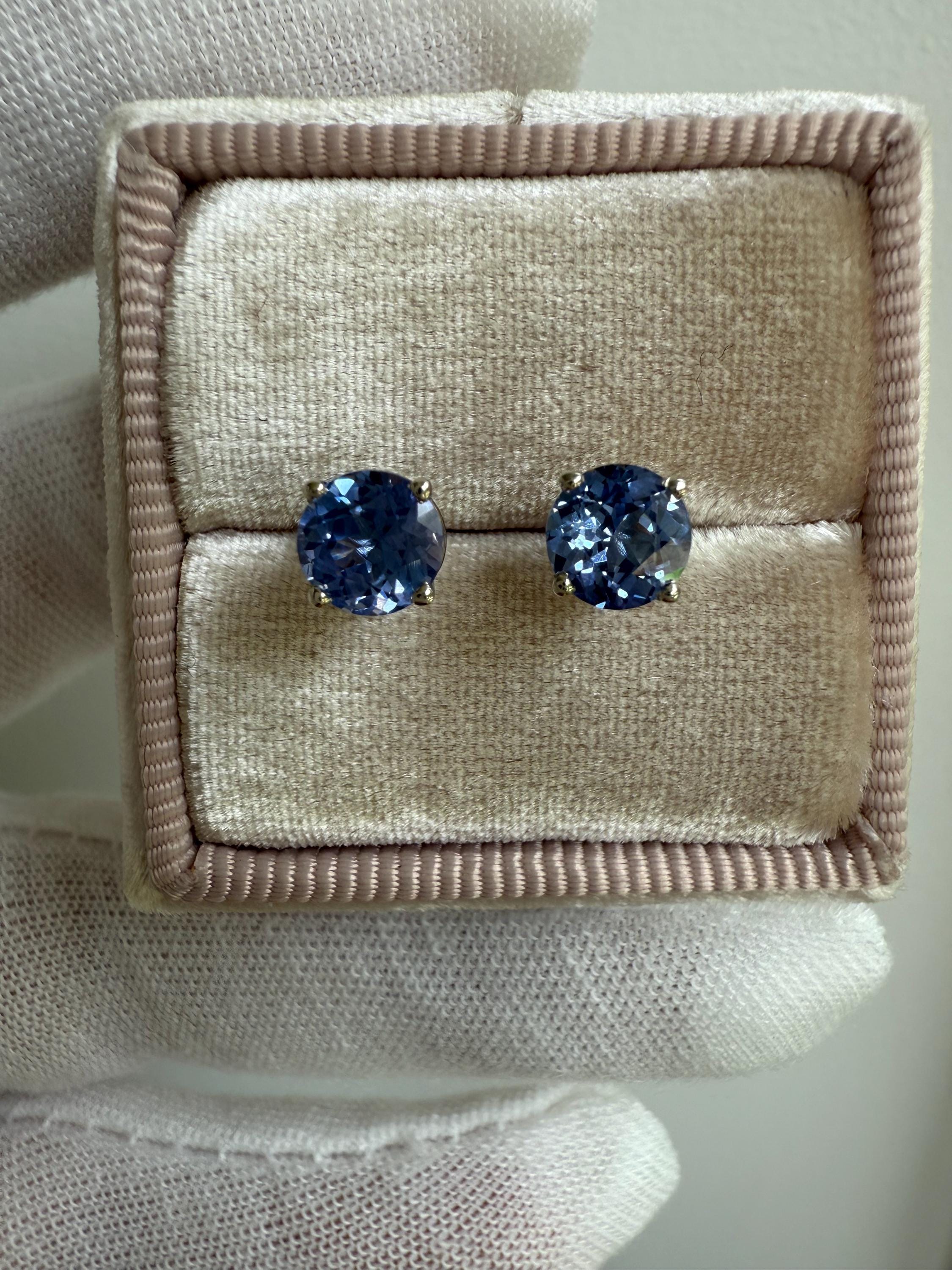Vintage Unheated Ceylon Round Cut Sapphire Stud Earrings in 18K White Gold - 1.77ct.